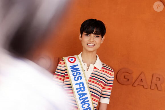 Ève Gilles (Miss France 2024) - Célébrités au village des Internationaux de France de tennis de Roland Garros 2024 à Paris le 6 juin 2024. © Jacovides / Moreau / Bestimage 