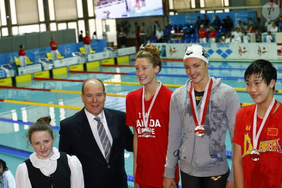 Le prince Albert II de Monaco - Le prince Albert II de Monaco et sa femme la princesse Charlène ont assisté aux finales du Mare Nostrum, le XXXIVeme meeting international de natation de Monte Carlo à la piscine du Stade Louis II le 5 juin 2016. © Claudia Albuquerque/Bestimage