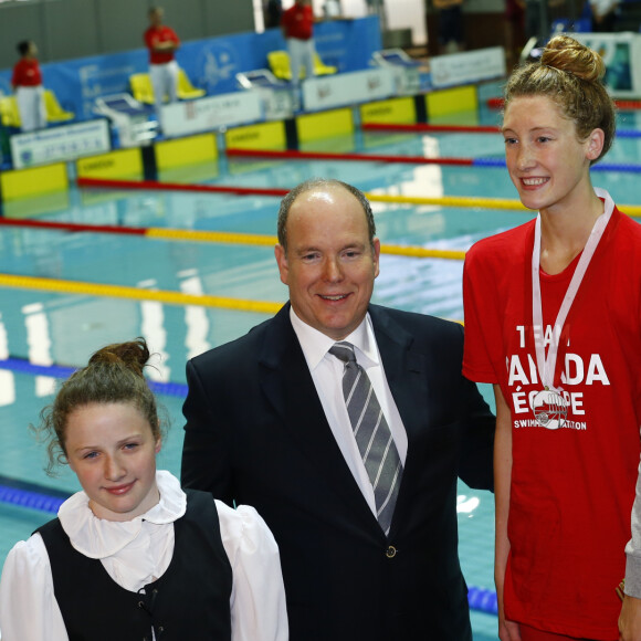 Le prince Albert II de Monaco - Le prince Albert II de Monaco et sa femme la princesse Charlène ont assisté aux finales du Mare Nostrum, le XXXIVeme meeting international de natation de Monte Carlo à la piscine du Stade Louis II le 5 juin 2016. © Claudia Albuquerque/Bestimage