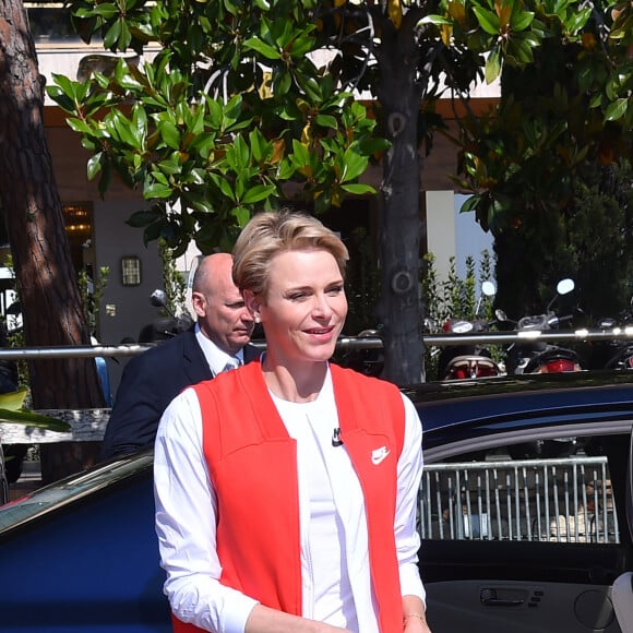 Depuis, en tant que princesse, elle concilie le sport et ses actions philanthropiques !
Exclusif - La princesse Charlène de Monaco participe à la Journée Water Safety, pour la prévention de la noyade organisée par sa Fondation et le Centre sauvetage Aquatique de Monaco (CSAM) en partenariat avec l'association française Cap O Pas Cap et la Croix Rouge monégasque, le 6 juin 2016 sur la plage du Larvotto. © Bruno Bebert / Pool restreint Monaco / Bestimage - Crystal - Visual