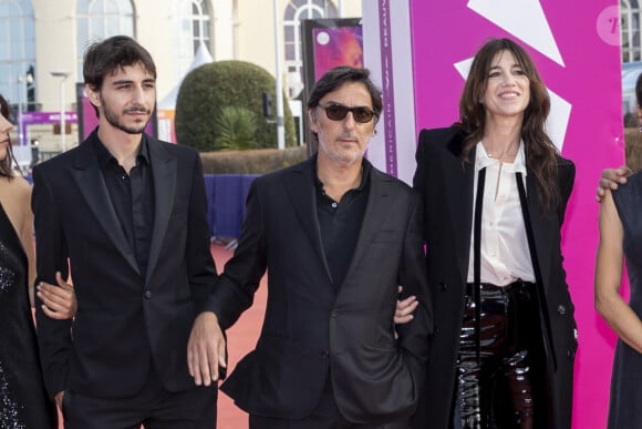 Ben Attal, Yvan Attal et Charlotte Gainsbourg ( présidente du jury) - Première du film "Les choses humaines" lors de la 47éme édition du Festival du Cinéma Américain de Deauville le 11 septembre 2021. © Olivier Borde / Bestimage 