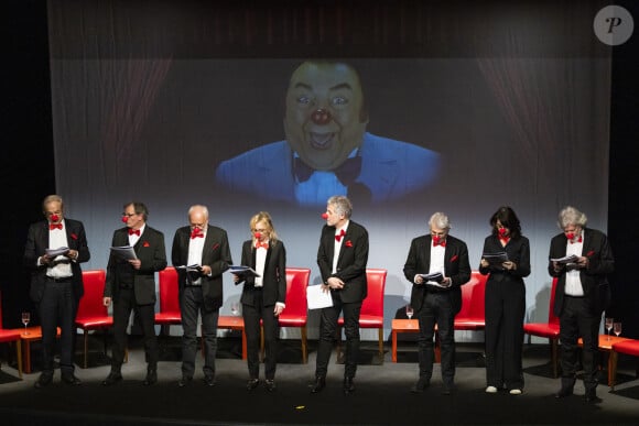 Exclusif - Patrick Chesnais, Christophe Alévêque, François Berléand, Sylvie Testud, Stéphane Guillon, Michel Boujenah, Zabou Breitman, Daniel Benoin (metteur en scène) - Cérémonie de remise du prix Raymond Devos au théâtre Edouard VII à Paris dans le cadre de la 28ème édition de la semaine de la Langue Française et de la Francophonie le 20 mars 2023. © Coadic Guirec - Cyril Bruneau / Bestimage 