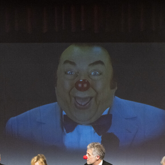 Exclusif - Patrick Chesnais, Christophe Alévêque, François Berléand, Sylvie Testud, Stéphane Guillon, Michel Boujenah, Zabou Breitman, Daniel Benoin (metteur en scène) - Cérémonie de remise du prix Raymond Devos au théâtre Edouard VII à Paris dans le cadre de la 28ème édition de la semaine de la Langue Française et de la Francophonie le 20 mars 2023. © Coadic Guirec - Cyril Bruneau / Bestimage 