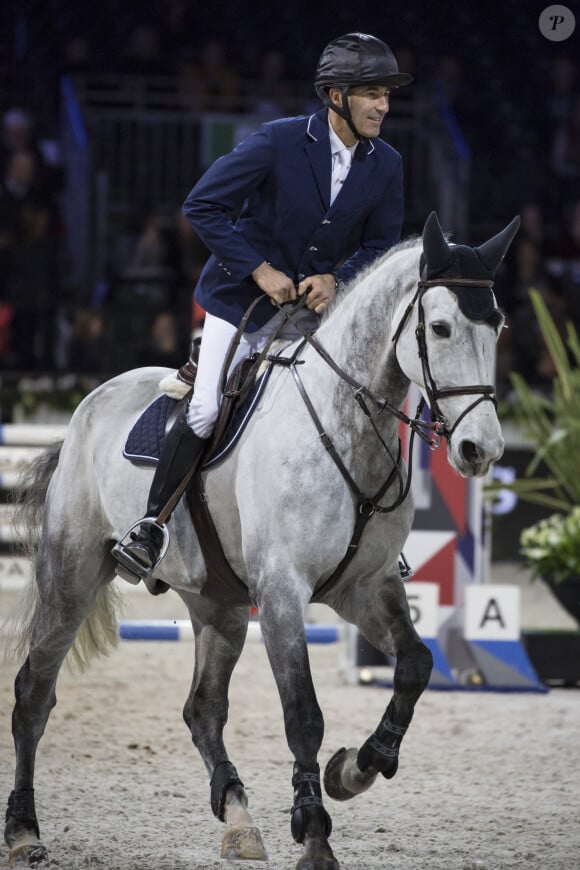 Nicolas Canteloup en selle lors du Longines Masters of Paris au Parc des Expositions, Paris Nord Villepinte, le 3 décembre 2016. Photo par Marco Piovanotto/ABACAPRESS.COM