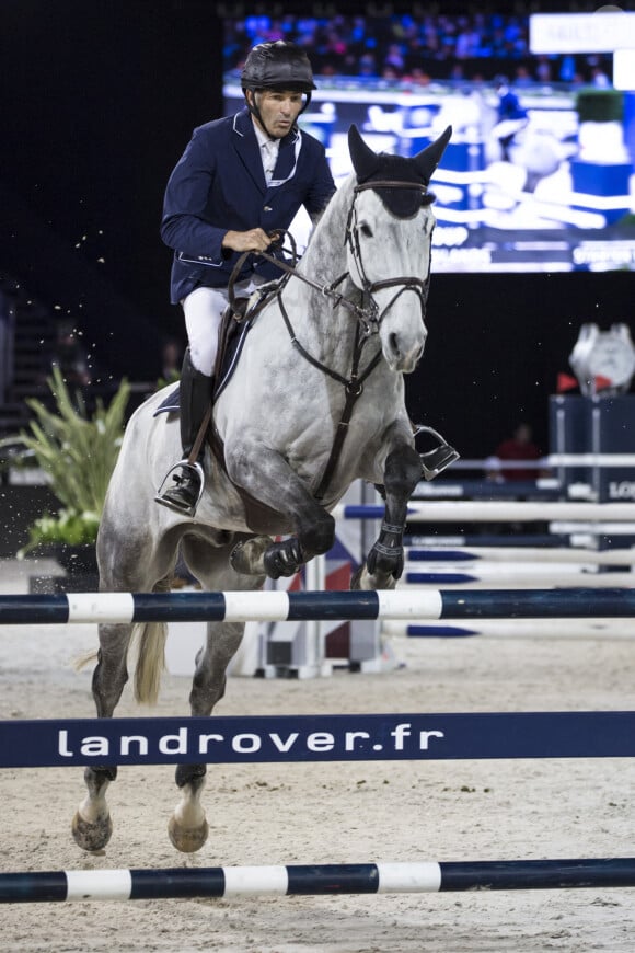 Nicolas Canteloup en selle lors du Longines Masters of Paris au Parc des Expositions, Paris Nord Villepinte, le 3 décembre 2016. Photo par Marco Piovanotto/ABACAPRESS.COM