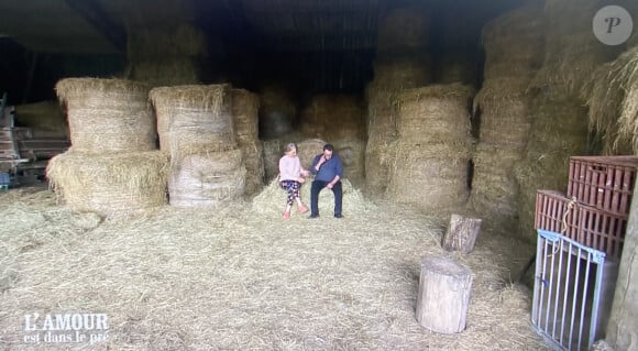 Gilles choisit d'éconduire Isabelle et de continuer l'aventure avec Marie dans "L'amour est dans le pré". M6