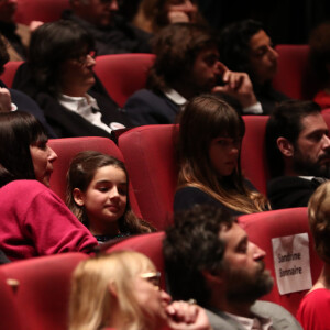 Qui ressemble beaucoup à sa mère Georgina
Rosalie Varda et son frère Mathieu Demy (enfants de Agnès Varda), Melvil Poupaud, sa fille Anna-Livia Poupaud et Georgina Tacou - Hommage à Agnès Varda à la Cinémathèque française avant ses obsèques au cimetière du Montparnasse à Paris le 2 avril 2019. © Cyril Moreau - Dominique Jacovides/Bestimage 