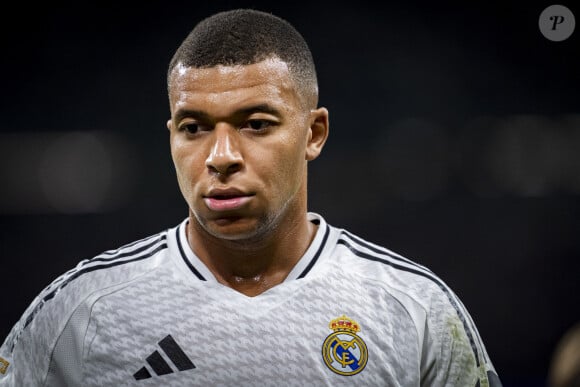 5 octobre 2024, Madrid, Madrid, Espagne : Kylian Mbappe du Real Madrid CF lors du match de football La Liga EA Sports 2024/25 entre le Real Madrid CF et Villarreal CF au stade Santiago Bernabeu le 5 octobre 2024 à Madrid, Espagne. Alberto Gardin/ZUMA Press Wire/Bestimage