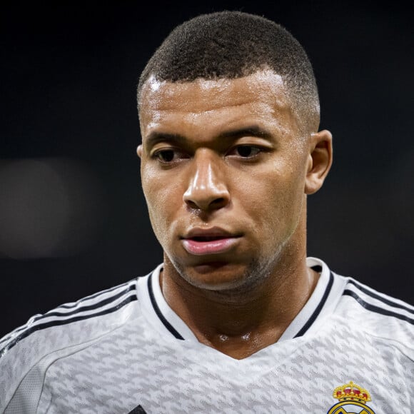 5 octobre 2024, Madrid, Madrid, Espagne : Kylian Mbappe du Real Madrid CF lors du match de football La Liga EA Sports 2024/25 entre le Real Madrid CF et Villarreal CF au stade Santiago Bernabeu le 5 octobre 2024 à Madrid, Espagne. Alberto Gardin/ZUMA Press Wire/Bestimage