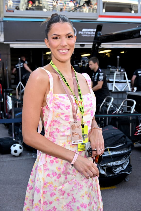 Iris Mittenaere (Miss France 2016) durant la journée des qualifications du 81ème Grand Prix de Formule 1 de Monaco, le 25 mai 2024.