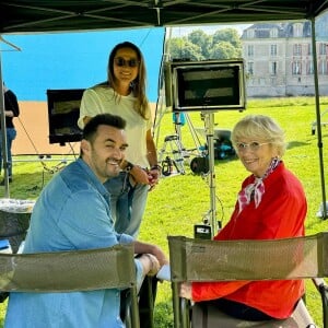 Aux cotés de Mercotte
Mercotte et Cyril Lignac au château d'Ormesson pour la saison 13 du "Meilleur Pâtissier"