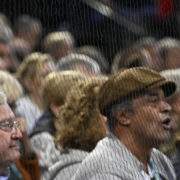 Yannick Noah - France - encourage Ugo Humbert - Célébrités en tribunes au tournoi de tennis ATP Masters 1000 de Paris (Paris Rolex Master ) à l'Accor Arena - Palais Omnisports de Paris-Bercy - à Paris, France, le 1er novembre 2024. © Chryslene Caillaud/Panoramic/Bestimage 