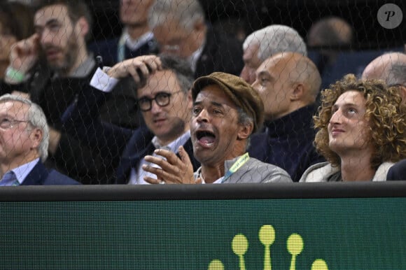 Yannick Noah et son fils Joalukas - Célébrités en tribunes au tournoi de tennis ATP Masters 1000 de Paris (Paris Rolex Master ) à l'Accor Arena - Palais Omnisports de Paris-Bercy - à Paris, France, le 1er novembre 2024. © Chryslene Caillaud/Panoramic/Bestimage 