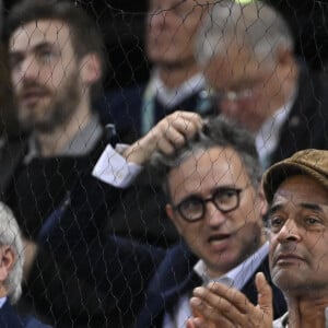 Yannick Noah et son fils Joalukas - Célébrités en tribunes au tournoi de tennis ATP Masters 1000 de Paris (Paris Rolex Master ) à l'Accor Arena - Palais Omnisports de Paris-Bercy - à Paris, France, le 1er novembre 2024. © Chryslene Caillaud/Panoramic/Bestimage 