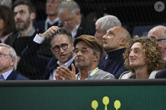 Yannick Noah et son fils Joalukas - Célébrités en tribunes au tournoi de tennis ATP Masters 1000 de Paris (Paris Rolex Master ) à l'Accor Arena - Palais Omnisports de Paris-Bercy - à Paris, France, le 1er novembre 2024. © Chryslene Caillaud/Panoramic/Bestimage 