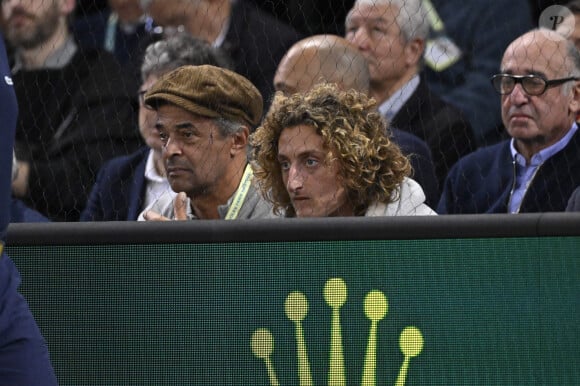 Yannick Noah et son fils Joalukas - Célébrités en tribunes au tournoi de tennis ATP Masters 1000 de Paris (Paris Rolex Master ) à l'Accor Arena - Palais Omnisports de Paris-Bercy - à Paris, France, le 1er novembre 2024. © Chryslene Caillaud/Panoramic/Bestimage 