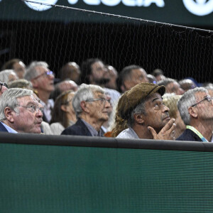 Yannick Noah - France - encourage Ugo Humbert - Célébrités en tribunes au tournoi de tennis ATP Masters 1000 de Paris (Paris Rolex Master ) à l'Accor Arena - Palais Omnisports de Paris-Bercy - à Paris, France, le 1er novembre 2024. © Chryslene Caillaud/Panoramic/Bestimage 