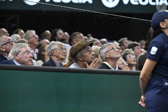 Yannick Noah - France - encourage Ugo Humbert - Célébrités en tribunes au tournoi de tennis ATP Masters 1000 de Paris (Paris Rolex Master ) à l'Accor Arena - Palais Omnisports de Paris-Bercy - à Paris, France, le 1er novembre 2024. © Chryslene Caillaud/Panoramic/Bestimage 