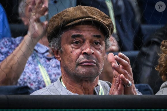 Aperçu en tribunes du match opposant Ugo Humbert face à Jordan Thompson lors des Masters 1000, le jeune papa de 64 ans avait le visage fermé avec son fils cadet
Yannick Noah encourage Ugo Humbert - Célébrités en tribunes au tournoi de tennis ATP Masters 1000 de Paris (Paris Rolex Master ) à l'Accor Arena - Palais Omnisports de Paris-Bercy - à Paris, France