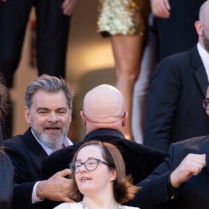 Mais malgré le succès monstre du film, le réalisateur s'est montré ferme...
La présidente du Festival international du film de Cannes, Iris Knobloch, Céline Groussard, Artus, Clovis Cornillac et les acteurs du film 'Un p'tit truc en plus' sur le tapis rouge du film 'Le Comte de Monte-Cristo' lors de la 77e édition du Festival de Cannes au Palais des Festivals, le 22 mai 2024 à Cannes, France. 