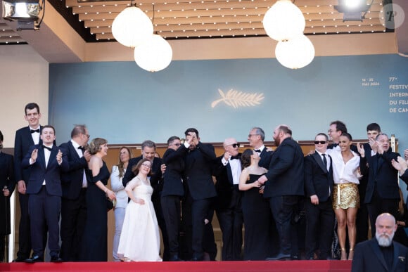 President of the International Cannes Film Festival Iris Knobloch, Céline Groussard, Artus, Clovis Cornillac and the cast of 'Un p'tit truc en plus' attending the "Le Comte De Monte-Cristo" Red Carpet at the 77th annual Cannes Film Festival at Palais des Festivals on May 22, 2024 in Cannes, France.