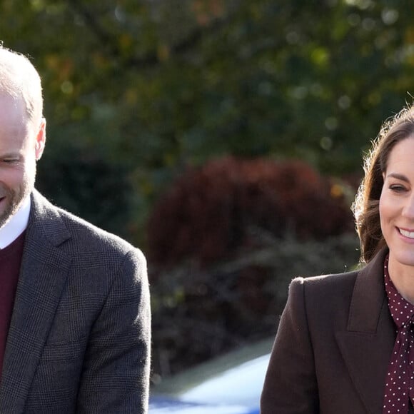 Le prince William, prince de Galles, et Catherine (Kate) Middleton, princesse de Galles, visitent le centre communautaire de Southport pour rencontrer les familles des personnes prises dans l'attaque au couteau de Southport plus tôt cette année, à Southport, Merseyside, Royaume-Uni, le 10 octobre 2024. © Danny Lawson/WPA-Pool/Bestimage 