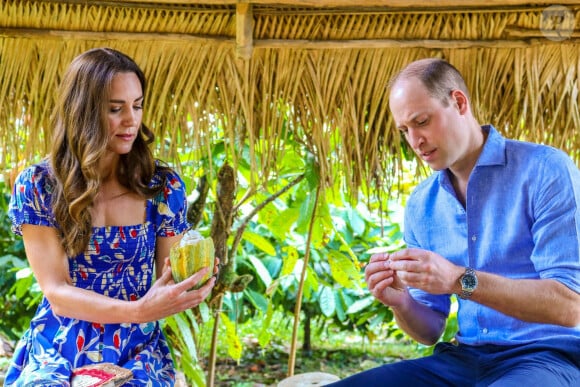 Le prince William, duc de Cambridge, et Catherine (Kate) Middleton, duchesse de Cambridge, visitent la ferme et la chocolaterie Che'il au Belize, le 20 mars 2022. 