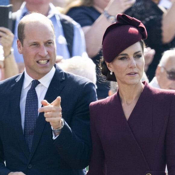 Ils s'y étaient installés à l'époque pour se rapprocher de la reine Elizabeth II dont la santé était de plus en plus fragile
Le prince William, prince de Galles, et Catherine (Kate) Middleton, princesse de Galles assistent à un service religieux marquant le premier anniversaire de la mort de la reine Elizabeth II à la cathédrale St Davids à Haverfordwest dans le Pembrokeshire, pays de Galles, Royaume Uni, le 8 septembre 2023. 