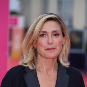 Julie Gayet - Arrivées à la soirée d'ouverture de la 50ème édition du Festival du Cinema Américain de Deauville, France, le 6 septembre 2024. © Denis Guignebourg/BestImage 