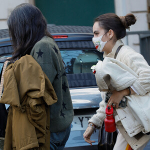 Exclusif - Aël Pagny (fille de Florent Pagny) et sa mère Azucena Caamaño (Caamano) - Arrivées de l'émission "Vivement Dimanche" qui sera diffusée le 21 novembre 2021 au studio Gabriel à Paris, France, le 03 novembre 2021. © Christophe Clovis / Bestimage 