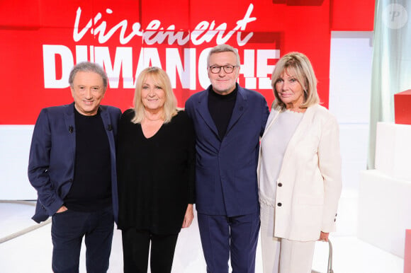 Exclusif - Michel Drucker, Julie Leclerc, Laurent Ruquier, Maryse Gildas - Enregistrement de l'émission "Vivement Dimanche" au Studio Gabriel à Paris, France, le 1er octobre 2024, présentée par M.Drucker et diffusée le 3 novembre sur France 3. © Guillaume Gaffiot/Bestimage