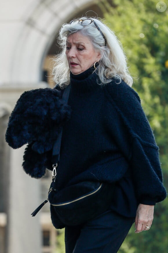 La veuve Marie-Christine - Obsèques du Docteur vétérinaire Michel Klein au crématorium du cimetière du Père-Lachaise à Paris, France, le 4 novembre 2024. © Christophe Clovis/Bestimage