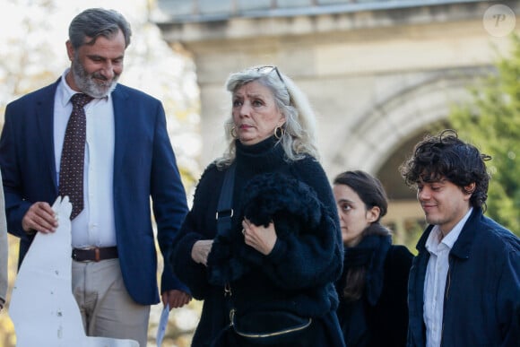 La veuve Marie-Christine - Obsèques du Docteur vétérinaire Michel Klein au crématorium du cimetière du Père-Lachaise à Paris, France, le 4 novembre 2024. © Christophe Clovis/Bestimage