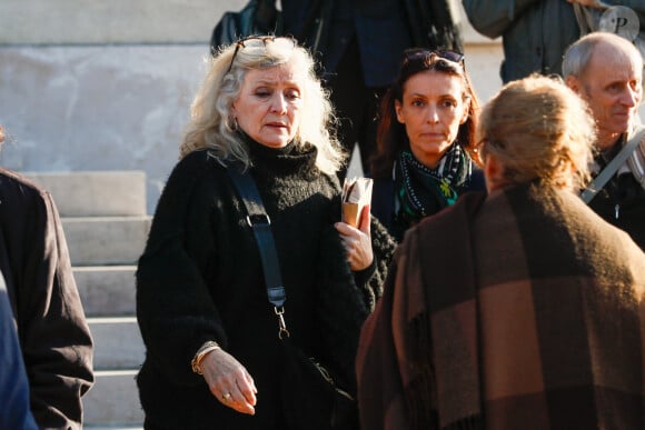 La veuve Marie-Christine - Obsèques du Docteur vétérinaire Michel Klein au crématorium du cimetière du Père-Lachaise à Paris, France, le 4 novembre 2024. © Christophe Clovis/Bestimage