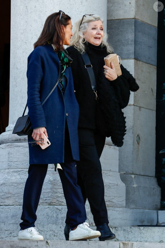 La veuve Marie-Christine - Obsèques du Docteur vétérinaire Michel Klein au crématorium du cimetière du Père-Lachaise à Paris, France, le 4 novembre 2024. © Christophe Clovis/Bestimage