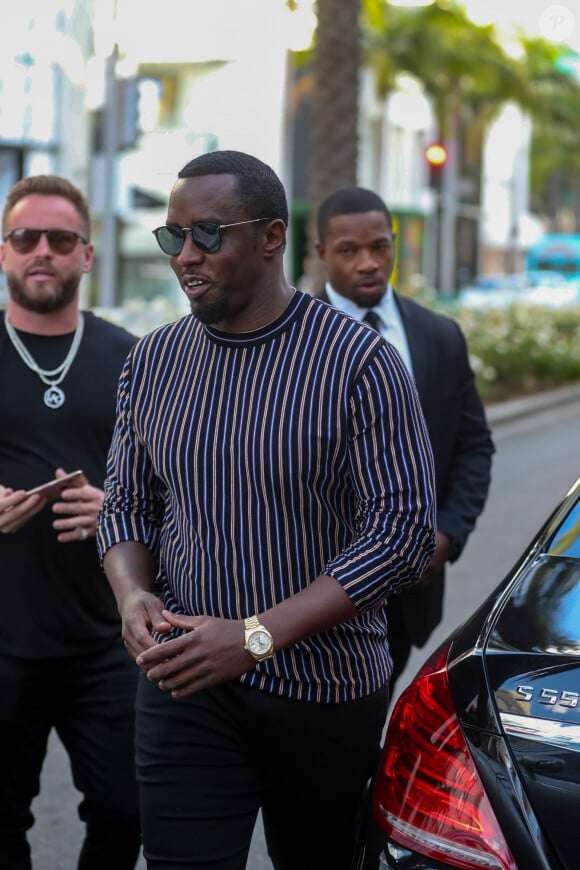 Sean Combs (Sean John, Puff Daddy, Puffy, P. Diddy, Brother Love) à la sortie de chez Gucci sur Rodeo Drive à Los Angeles, Californie, Etats-Unis, le 12 octoibre 2018. 