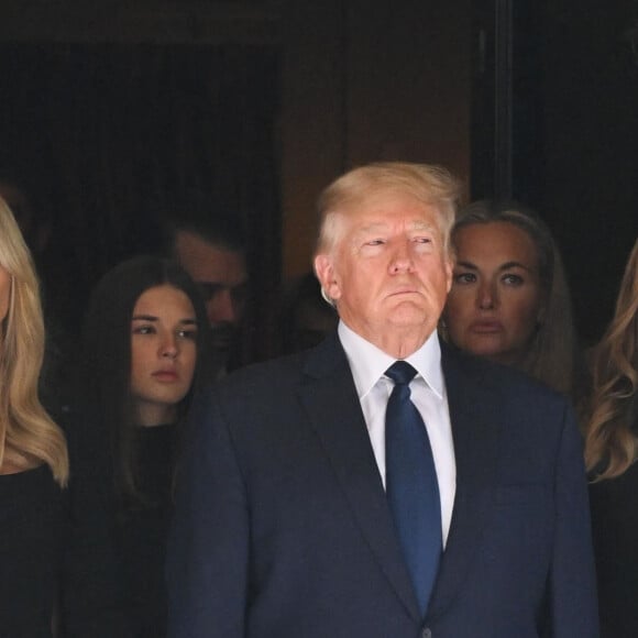 Ivanka Trump, et leurs enfants, Vanessa Trump, Donald Trump et sa femme Melania - Sorties à la maison funéraire Frank Campbell à New York, avant les obsèques de Ivana Trump. Le 20 juillet 2022