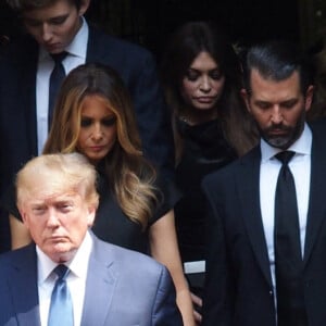 Barron Trump, Donald Trump et sa femme Melania, Kimberly Guilfoyle, Donald Trump Jr, Ivanka Trump, Eric Trump, et leurs enfants - Obsèques de Ivana Trump en l'église St Vincent Ferrer à New York. Le 20 juillet 2022 © Bruce Cotler / Zuma Press / Bestimage