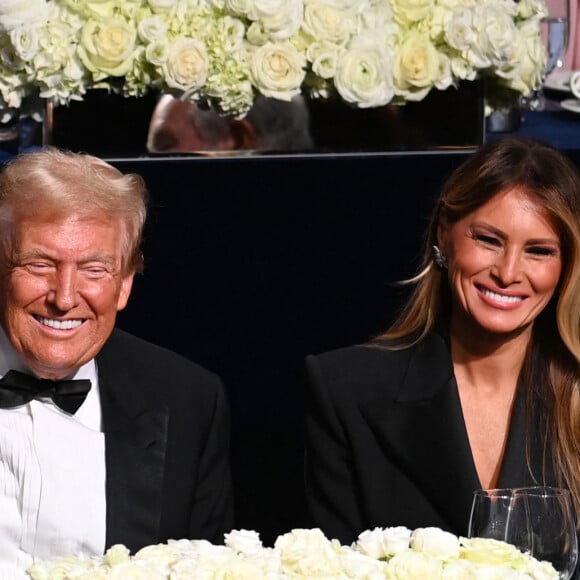 "Aujourd'hui, nous écrivons l'Histoire", les mots sont lâchés. Ce mercredi 6 novembre, Donald Trump a revendiqué sa victoire à l'élection présidentielle américaine depuis la Floride.
Donald et Melania Trump en octobre 2024 © StarMax/Bestimage