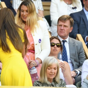 Catherine (Kate) Middleton, duchesse de Cambridge, et Marion Bartoli dans les tribunes lors de la finale dame du tournoi de Wimbledon au All England Lawn Tennis and Croquet Club à Londres, Royaume Uni, le 9 juillet 2022. © Chryslene Caillaud/Panoramic/bestimage