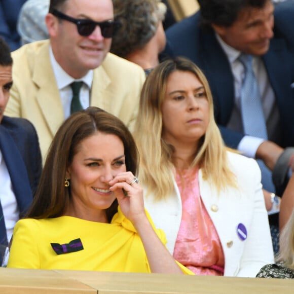 Catherine (Kate) Middleton, duchesse de Cambridge, et Marion Bartoli dans les tribunes lors de la finale dame du tournoi de Wimbledon au All England Lawn Tennis and Croquet Club à Londres, Royaume Uni, le 9 juillet 2022. © Chryslene Caillaud/Panoramic/bestimage