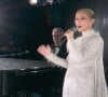 Elle a rendu hommage à un proche qui est mort, il avait exactement le même âge qu'elle
Céline Dion chante depuis le premier étage de la Tour Eiffel, L’hymne à l’amour, d’Édith Piaf - Cérémonie d'ouverture des Jeux Olympiques (JO) de Paris 2024. © Capture France TV via Bestimage