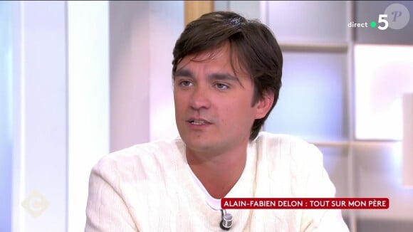 L'occasion ainsi de s'intéresser au jeune homme de 30 ans,
Alain-Fabien dans "C à vous" sur France 5