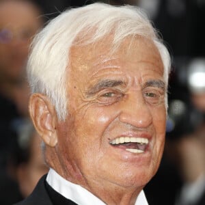 Depuis la mort de Jean-Paul Belmondo en 2021, son fils Paul Belmondo honore régulièrement la mémoire de son père en publiant des photos sur ses réseaux sociaux
Jean-Paul Belmondo - 64eme Festival de Cannes - Montée du film 'The Beaver' © Guillaume Gaffiot/Bestimage