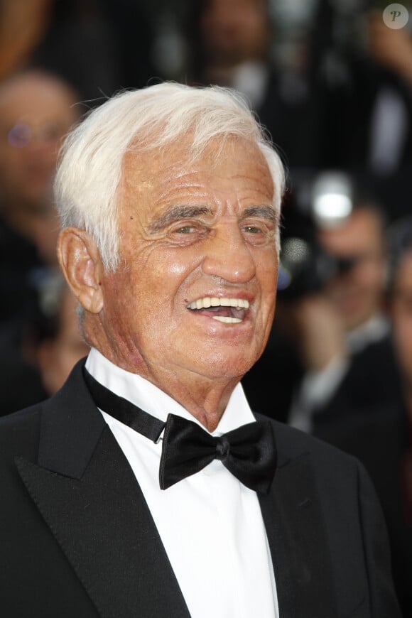 Depuis la mort de Jean-Paul Belmondo en 2021, son fils Paul Belmondo honore régulièrement la mémoire de son père en publiant des photos sur ses réseaux sociaux
Jean-Paul Belmondo - 64eme Festival de Cannes - Montée du film 'The Beaver' © Guillaume Gaffiot/Bestimage