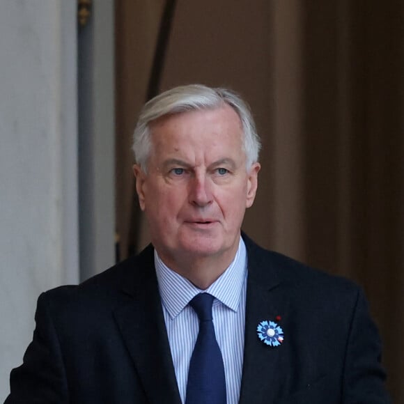 Le premier ministre, Michel Barnier à la sortie du conseil des ministres du gouvernement Barnier, au palais de l'Elysée, à Paris, le 6 novembre 2024. © Stéphane Lemouton / Bestimage