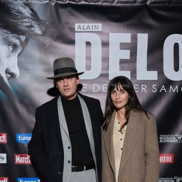 Deux semaines après l'officialisation de leur couple, ils ont signé leur première sortie publique
Exclusif - Alain-Fabien Delon et sa compagne Laura Bensadoun au photocall de la soirée Ciné-concert symphonique "Alain Delon, le dernier Samouraï" au Palais des congrès à Paris le 8 novembre 2024 le jour de son anniversaire. © Jacovides / Moreau / Bestimage 