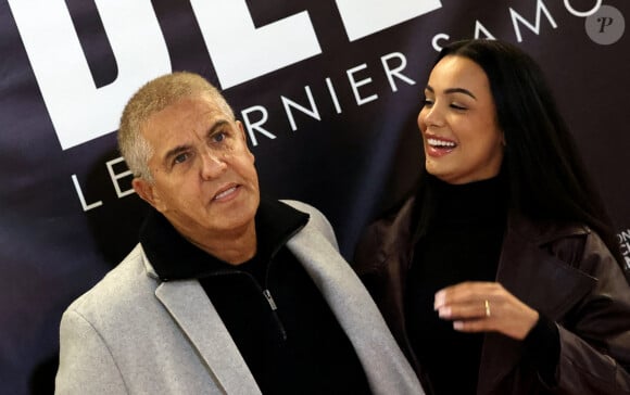 Exclusif - Samy Naceri et sa compagne Sofia Athéna au photocall de la soirée Ciné-concert symphonique "Alain Delon, le dernier Samouraï" au Palais des congrès à Paris le 8 novembre 2024 le jour de son anniversaire. © Jacovides / Moreau / Bestimage 