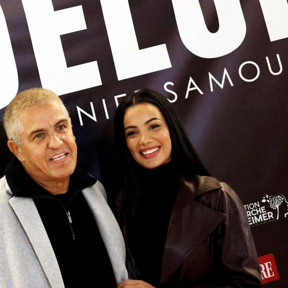 Exclusif - Samy Naceri et sa compagne Sofia Athéna au photocall de la soirée Ciné-concert symphonique "Alain Delon, le dernier Samouraï" au Palais des congrès à Paris le 8 novembre 2024 le jour de son anniversaire. © Jacovides / Moreau / Bestimage 