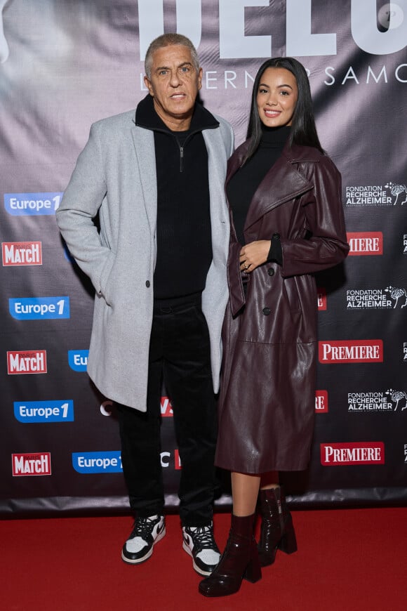 Exclusif - Samy Naceri et sa compagne Athéna au photocall de la soirée Ciné-concert symphonique "Alain Delon, le dernier Samouraï" au Palais des congrès à Paris le 8 novembre 2024 le jour de son anniversaire. © Jacovides / Moreau / Bestimage 